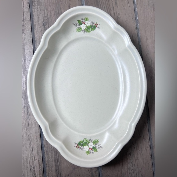 VINTAGE Pfaltzgraff Christmas Heirloom Scalloped 8" Oval Dish #601 Retired USA - Picture 5 of 8